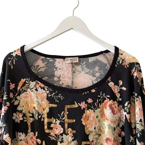 Free Kisses ¾ Sleeves Womens Floral Crewneck “Feels Like Love” Print SZ 2X - Picture 7 of 11